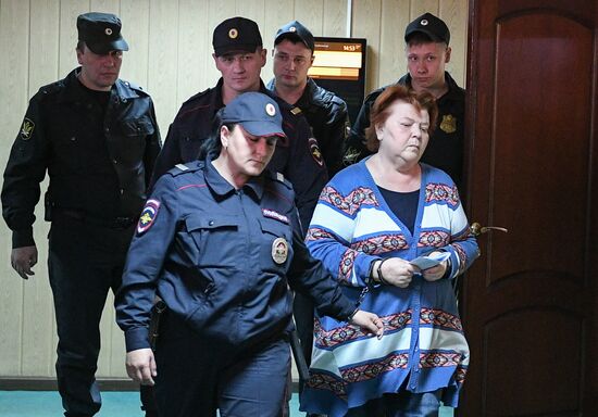Рассмотрение ходатайства следствия об аресте экс-главбуха "Седьмой студии" Н. Масляевой