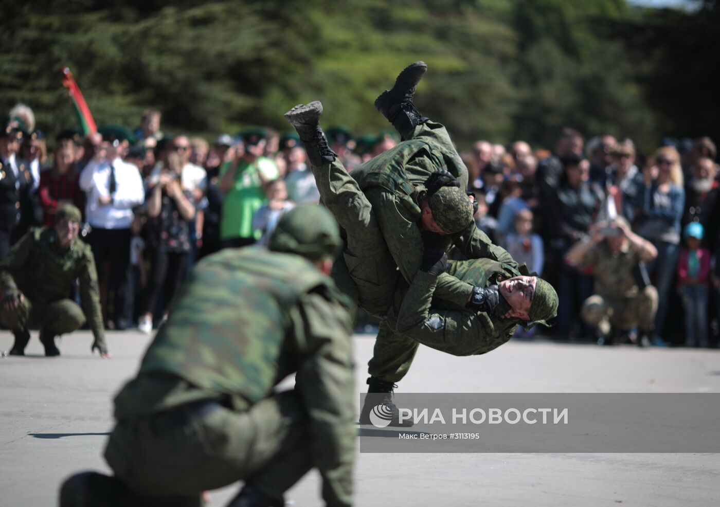 Празднование 99-летия пограничной службы ФСБ в Крыму