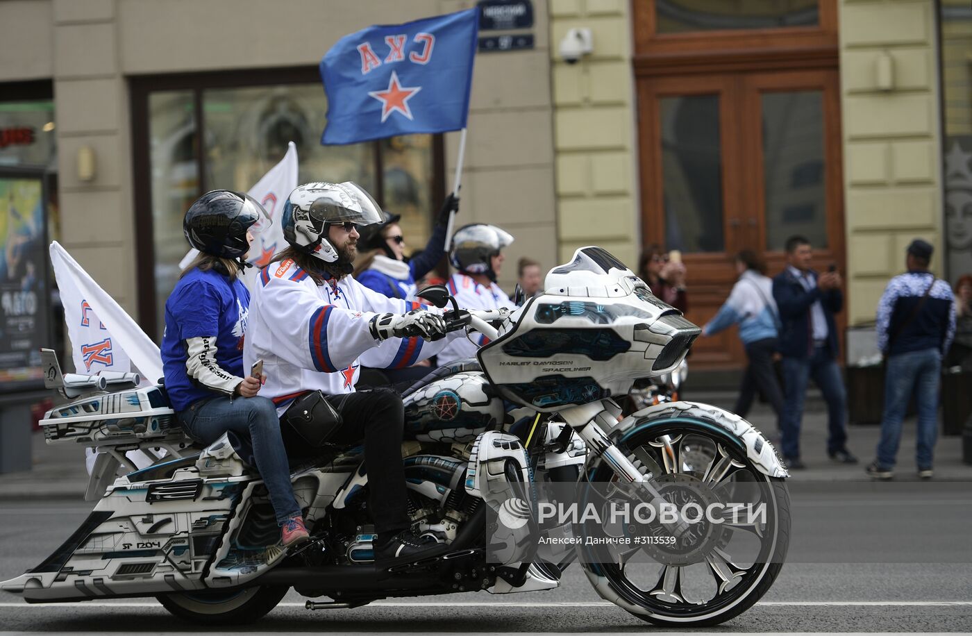 Чемпионский парад ХК СКА Чемпионский парад ХК СКА