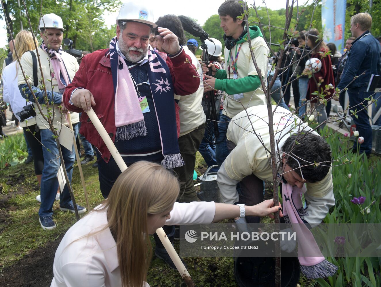Посадка деревьев и вручение премии Олега Янковского "Творческое открытие"