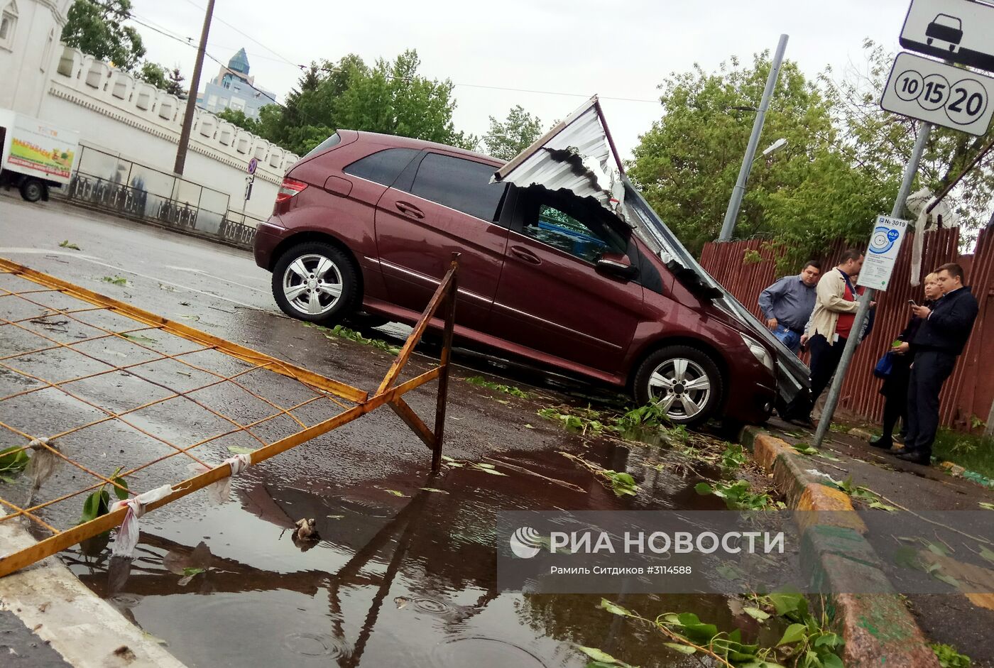 Последствия урагана в Москве