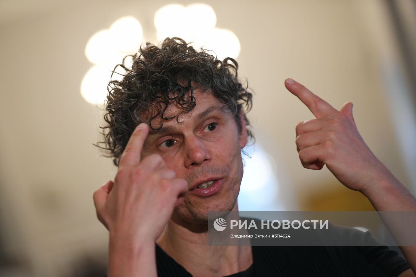 Показ спектакля "4х4: эфемерная архитектура" в рамках Театрального фестиваля им. А.П. Чехова