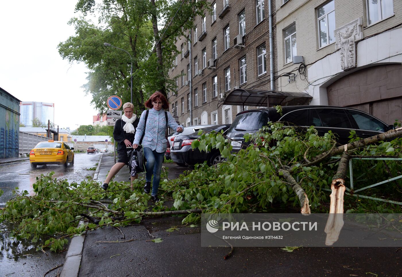 Последствия урагана в Москве