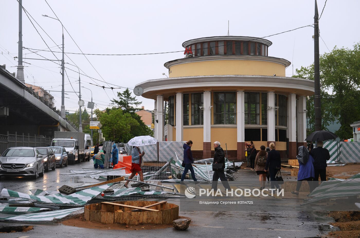 Последствия урагана в Москве