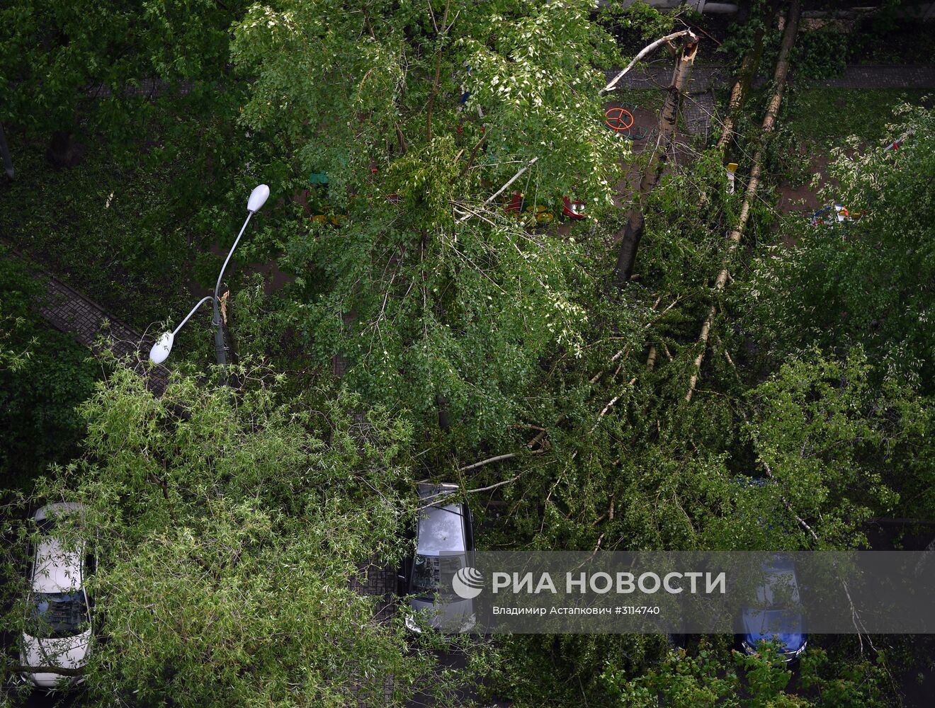 Последствия урагана в Москве