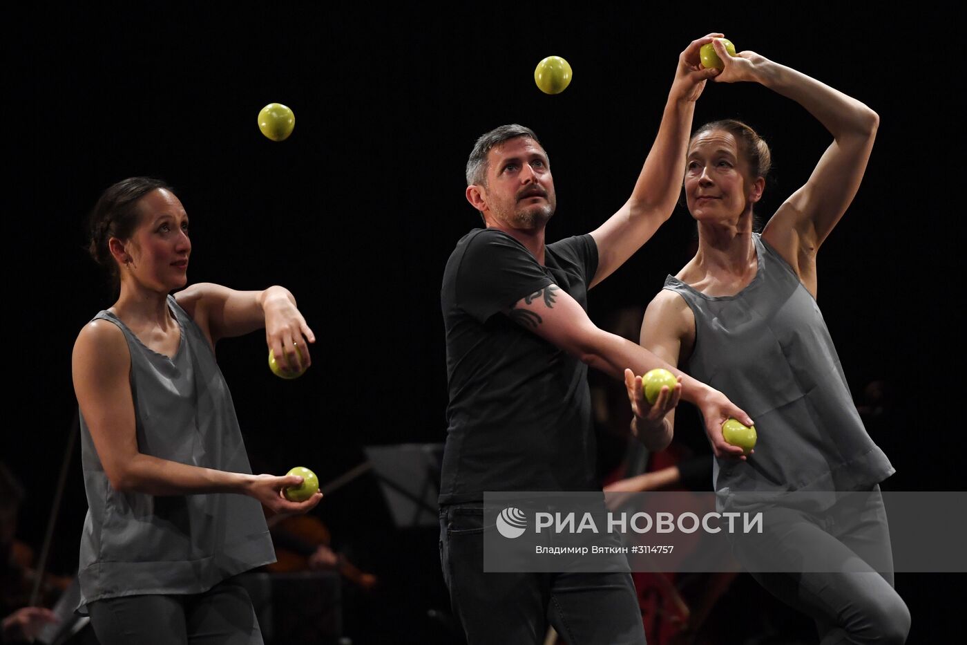 Показ спектакля "4х4: эфемерная архитектура" в рамках Театрального фестиваля им. А.П. Чехова