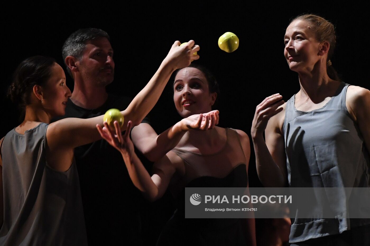 Показ спектакля "4х4: эфемерная архитектура" в рамках Театрального фестиваля им. А.П. Чехова