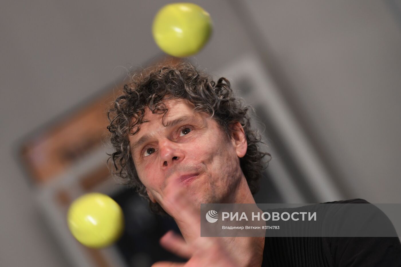 Показ спектакля "4х4: эфемерная архитектура" в рамках Театрального фестиваля им. А.П. Чехова