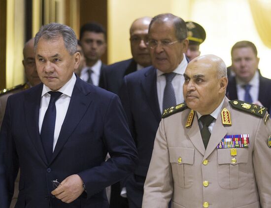 Визит министра иностранных дел РФ С. Лаврова и министра обороны РФ С. Шойгу в Каир