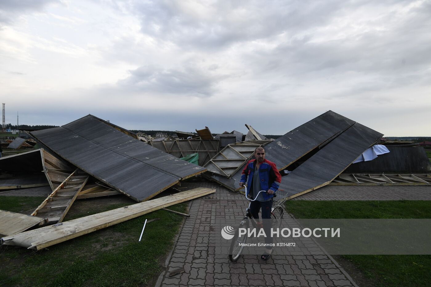 Пирамида Голода на Новорижском шоссе разрушена ураганом