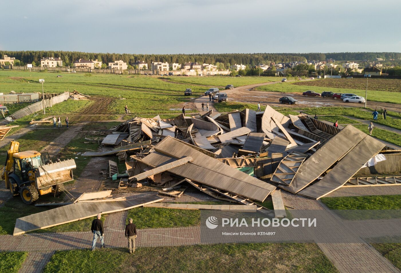 Пирамида Голода на Новорижском шоссе разрушена ураганом