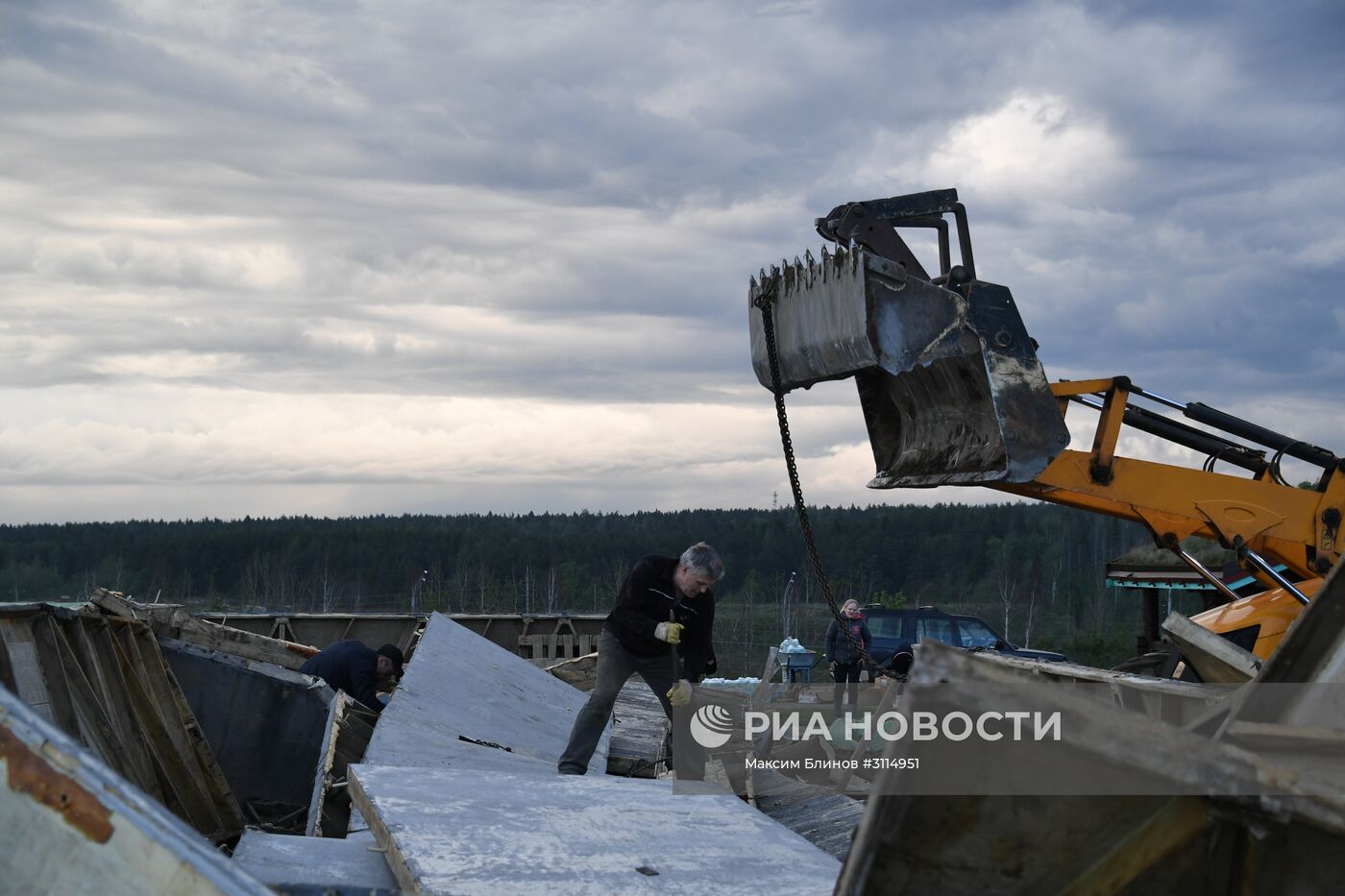 Пирамида Голода на Новорижском шоссе разрушена ураганом