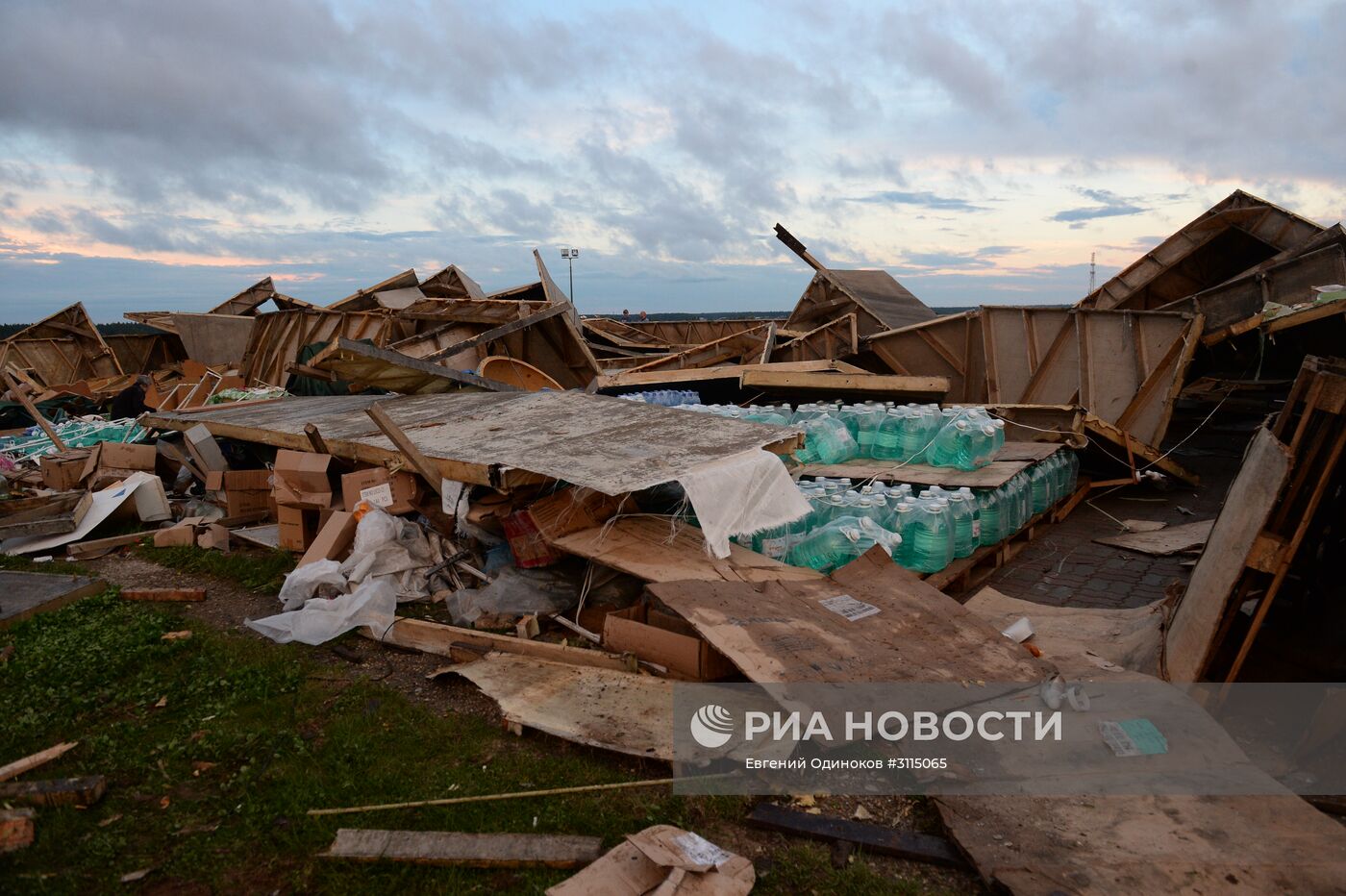 Пирамида Голода на Новорижском шоссе разрушена ураганом