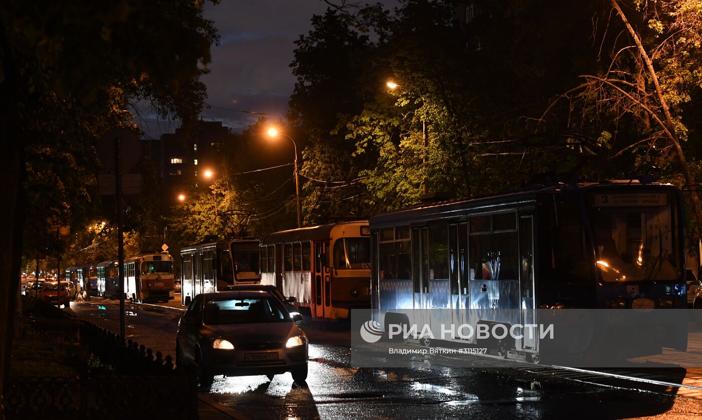 Последствия урагана в Москве и Московской области