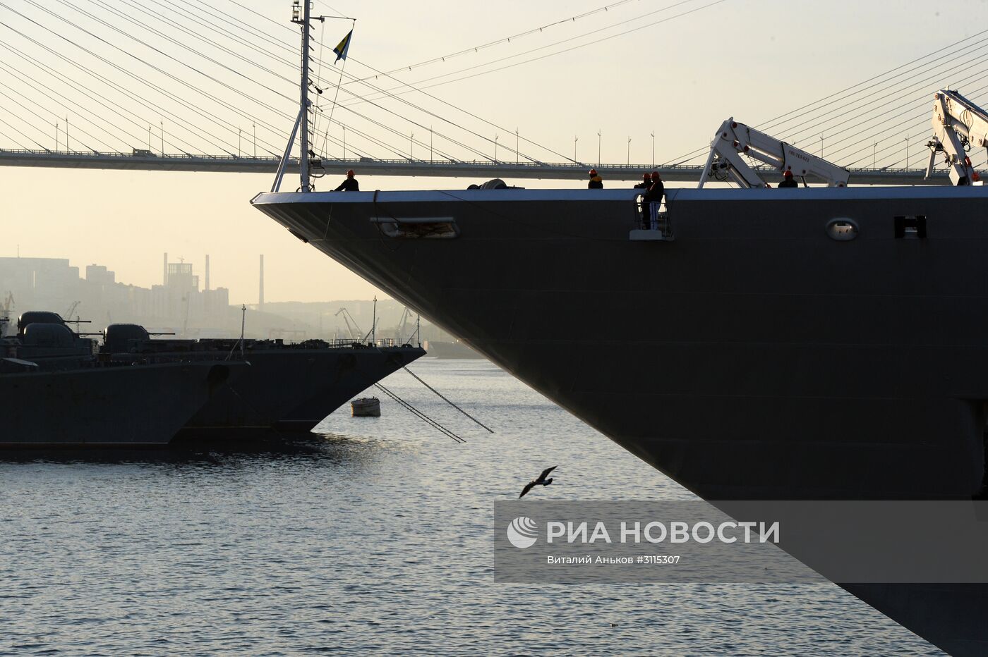 Прибытие океанского суперлайнера Costa NeoRomantica во Владивосток