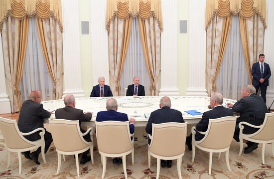 Рабочая встреча президента РФ В. Путина с академиками РАН