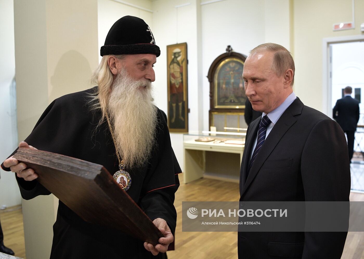 Президент РФ В. Путин посетил Рогожский духовный центр РПСЦ в Москве