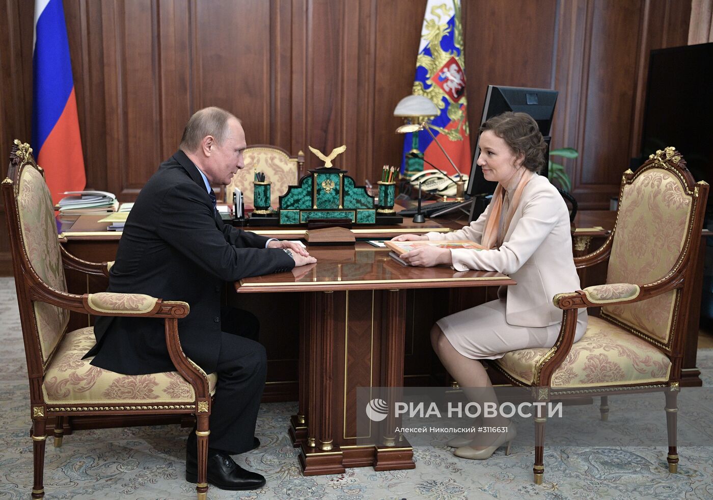 Президент РФ В. Путин встретился с уполномоченным по правам ребенка А. Кузнецовой