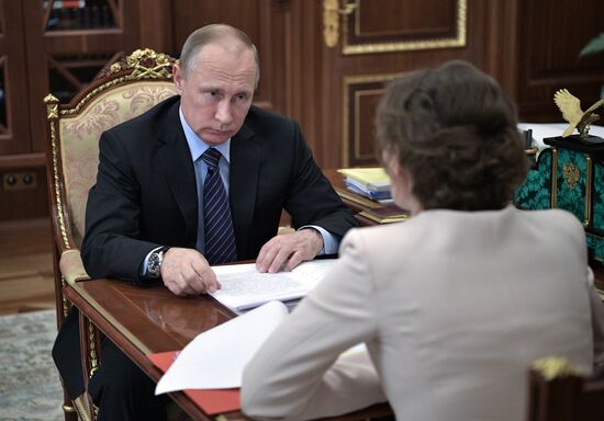 Президент РФ В. Путин встретился с уполномоченным по правам ребенка А. Кузнецовой