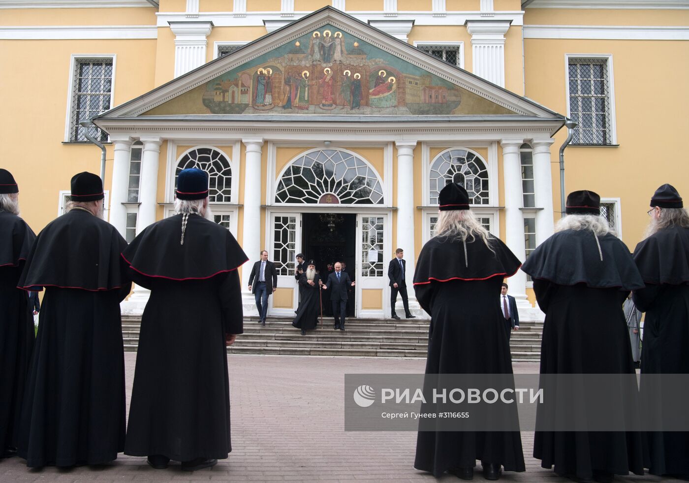 Президент РФ В. Путин посетил Рогожский духовный центр РПСЦ в Москве