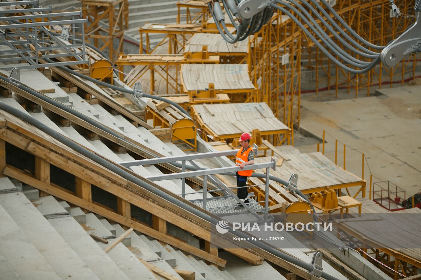 Строительство стадиона "Волгоград Арена" в Волгограде к чемпионату мира по футболу 2018 года.