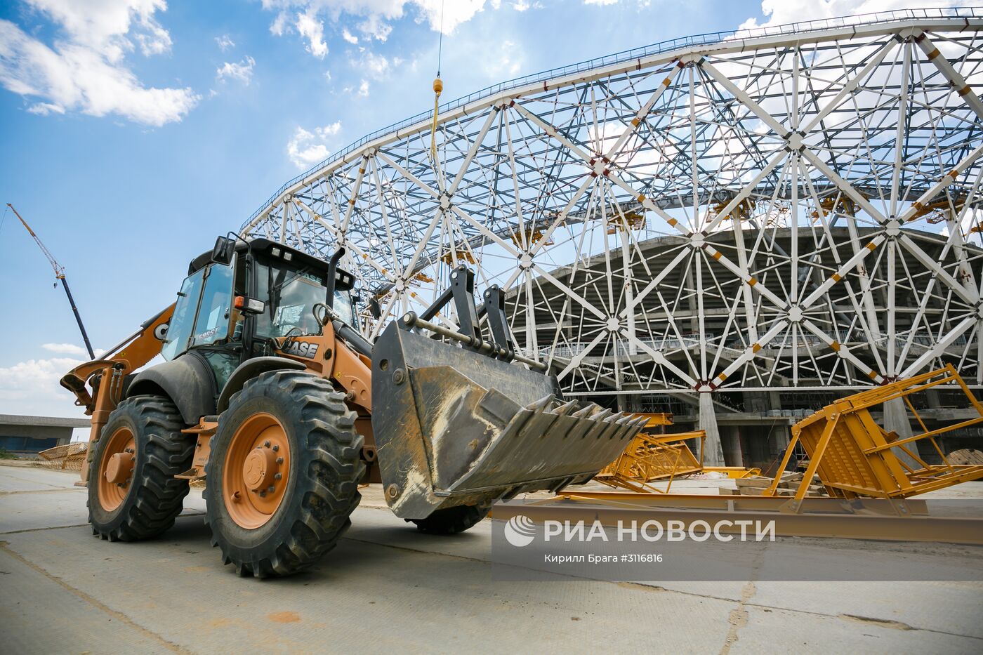 Строительство стадиона "Волгоград Арена" в Волгограде к чемпионату мира по футболу 2018 года.