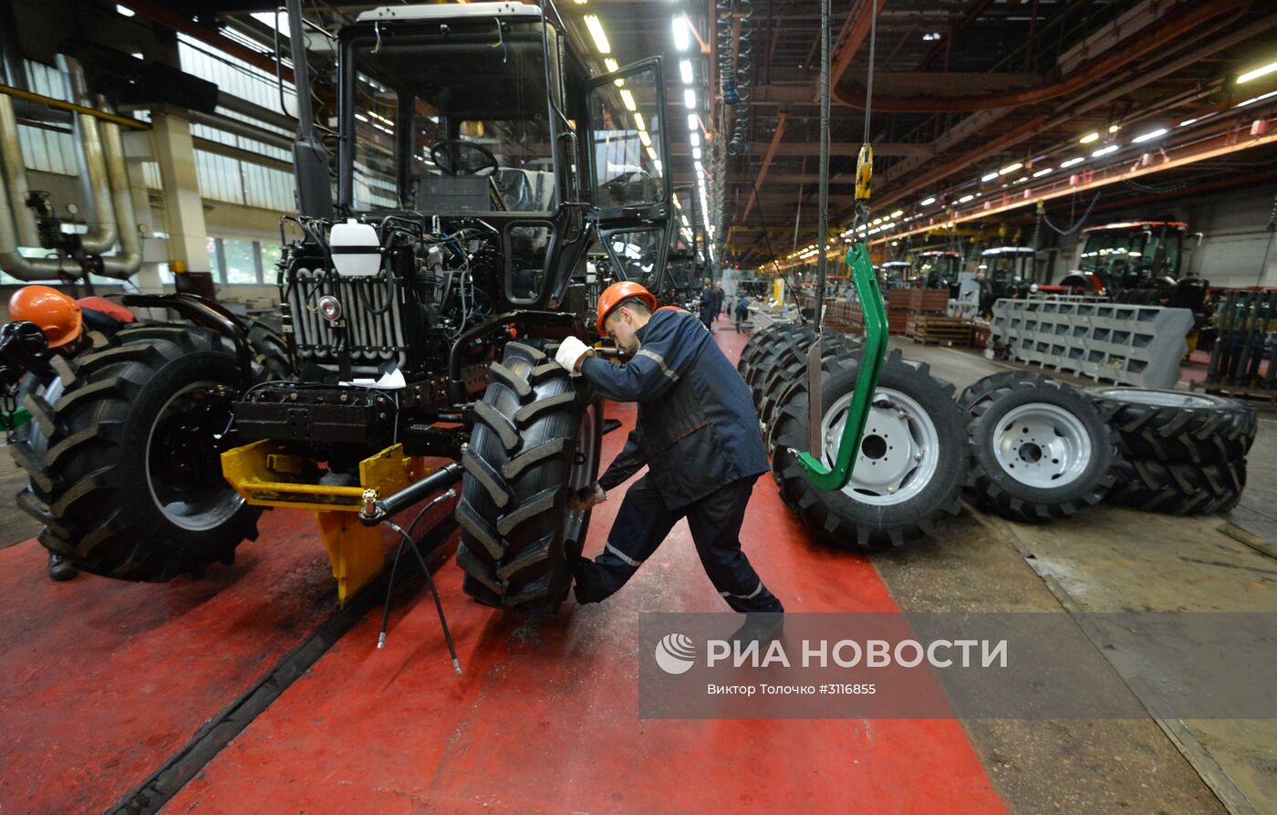 Работа Минского тракторного завода