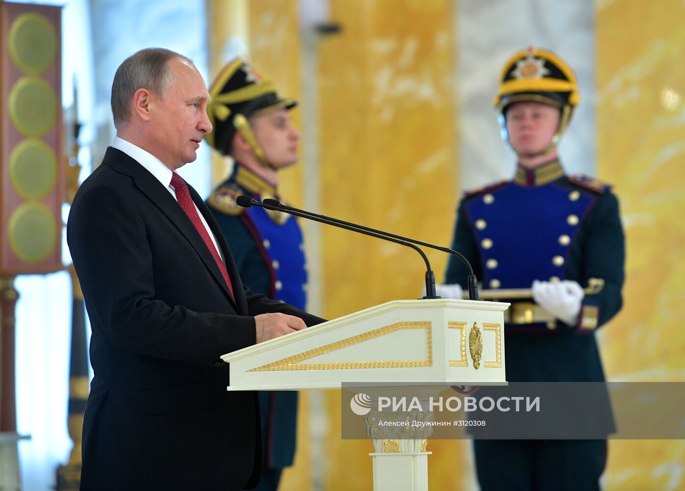 Рабочая поездка президента РФ В. Путина в Северо-западный федеральный округ