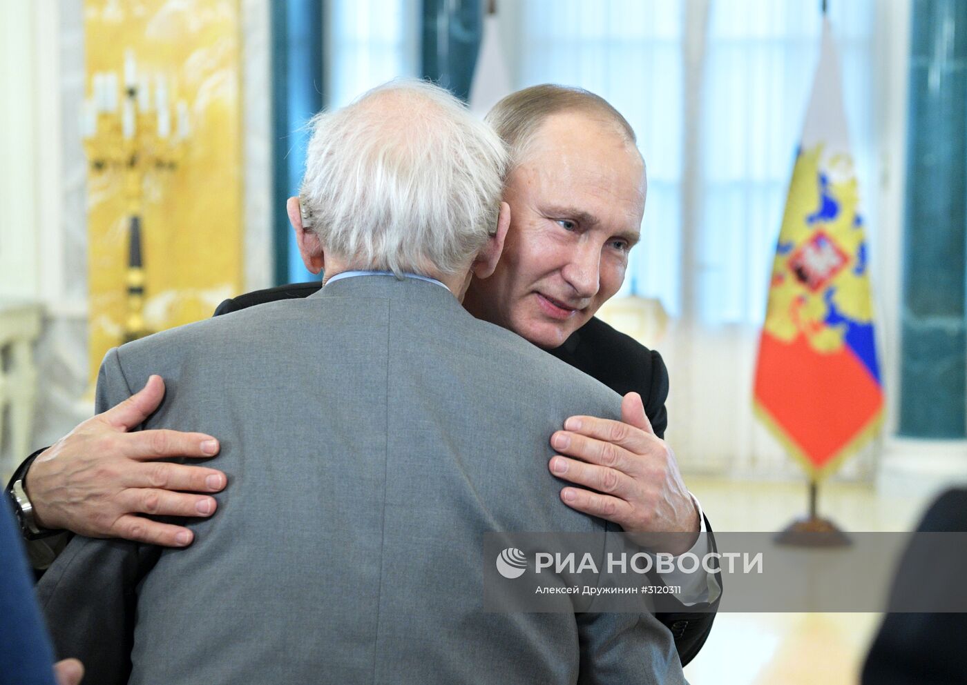 Рабочая поездка президента РФ В. Путина в Северо-западный федеральный округ