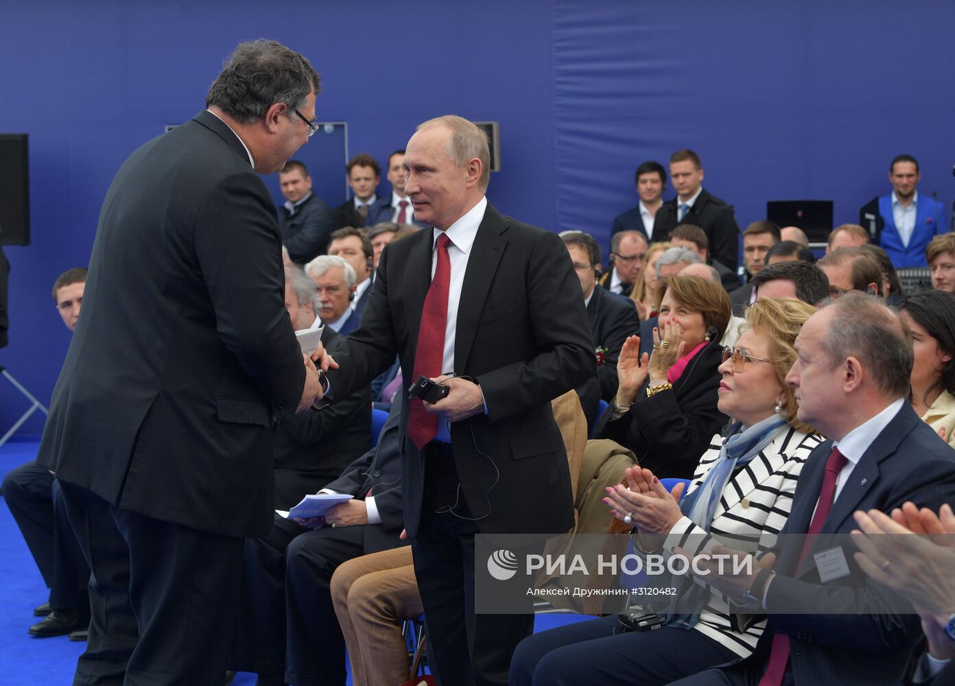 Рабочая поездка президента РФ В. Путина в Северо-западный федеральный округ