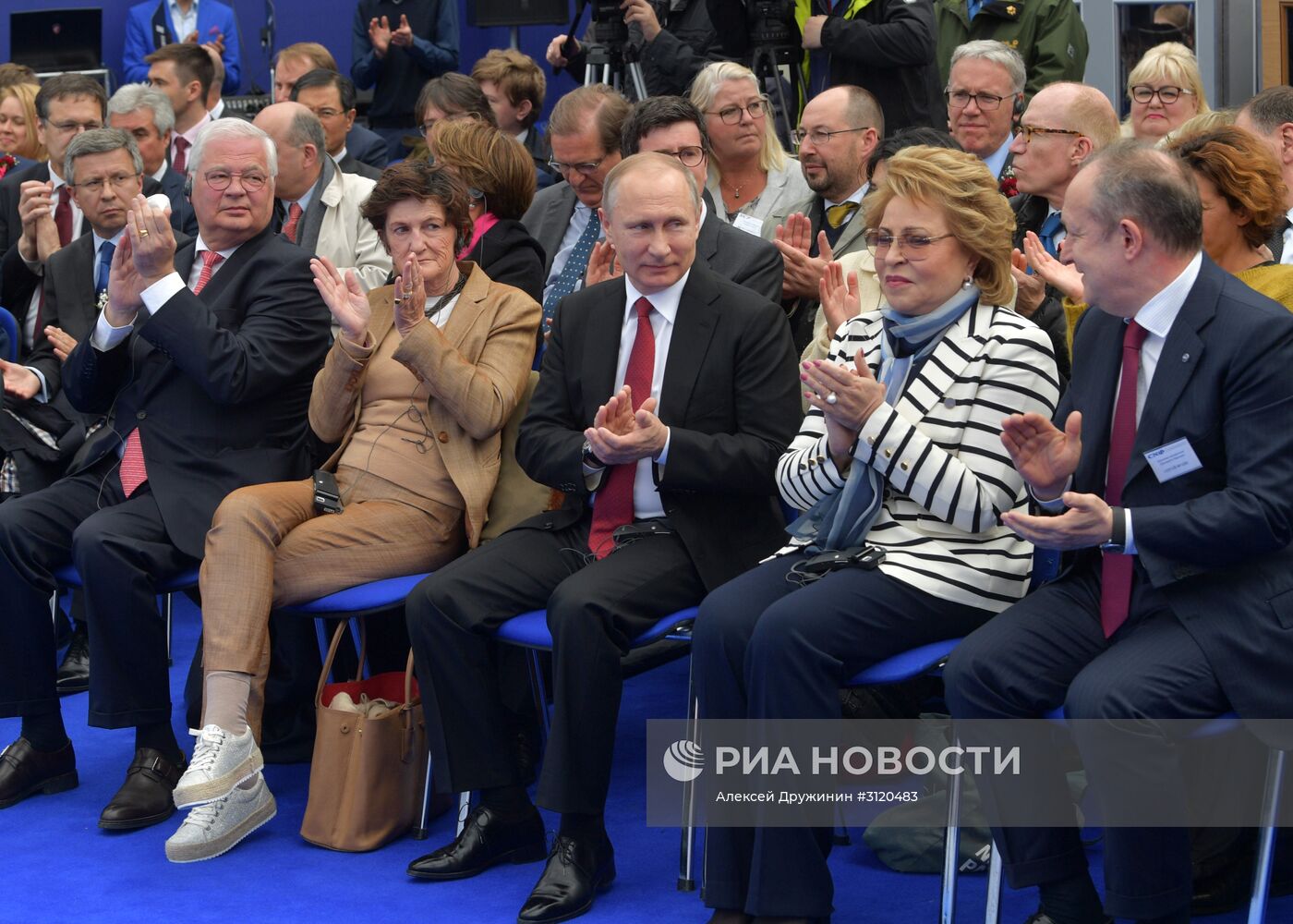 Рабочая поездка президента РФ В. Путина в Северо-западный федеральный округ