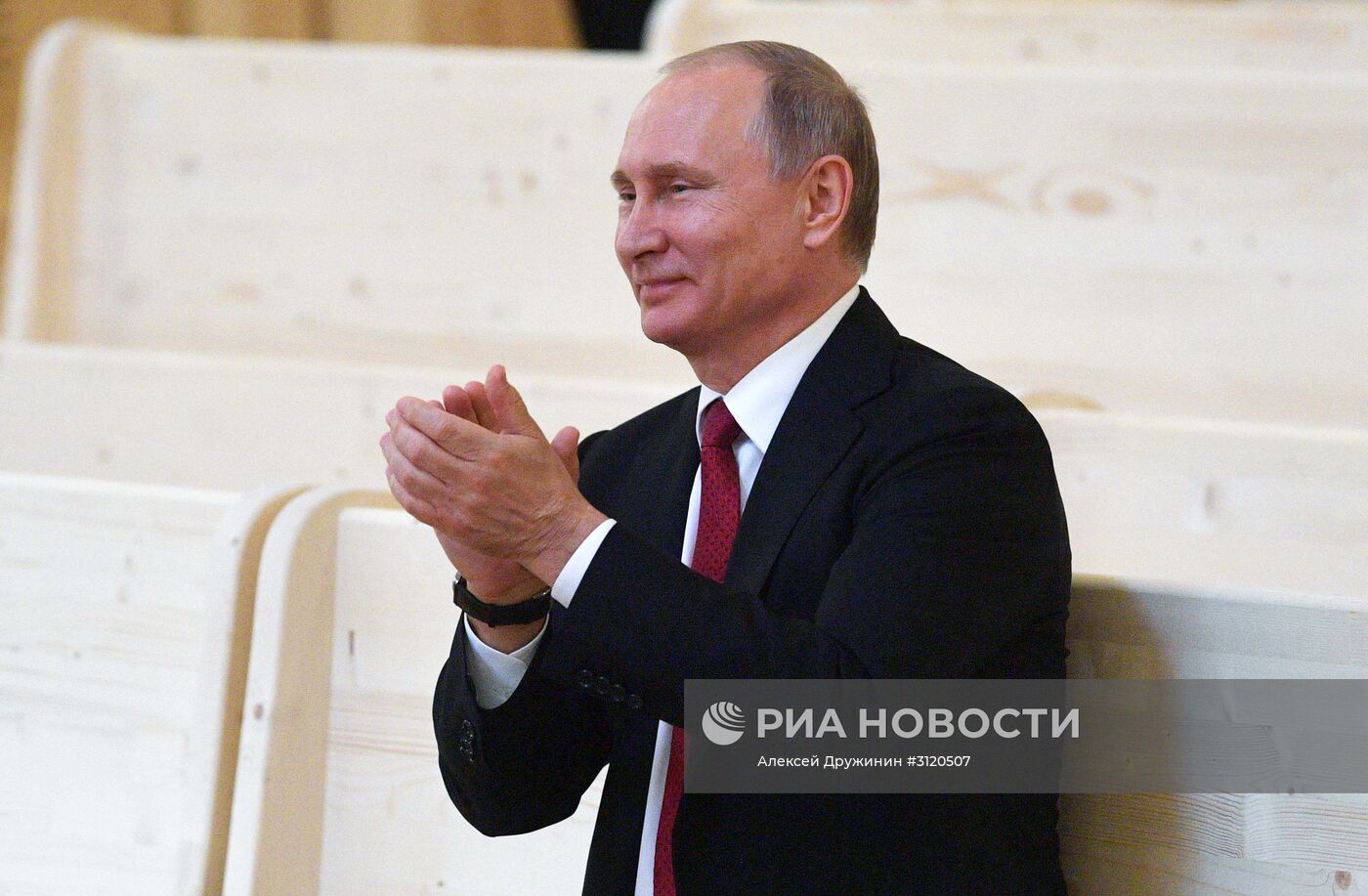 Рабочая поездка президента РФ В. Путина в Северо-западный федеральный округ