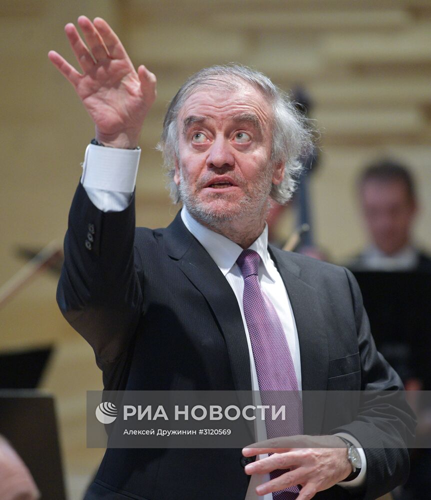 Рабочая поездка президента РФ В. Путина в Северо-западный федеральный округ