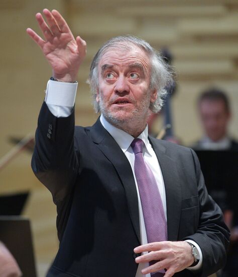 Рабочая поездка президента РФ В. Путина в Северо-западный федеральный округ