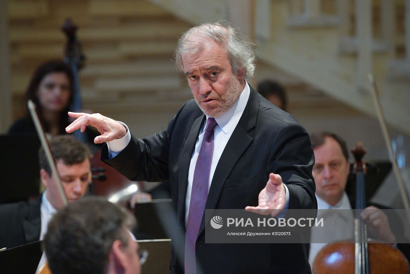 Рабочая поездка президента РФ В. Путина в Северо-западный федеральный округ