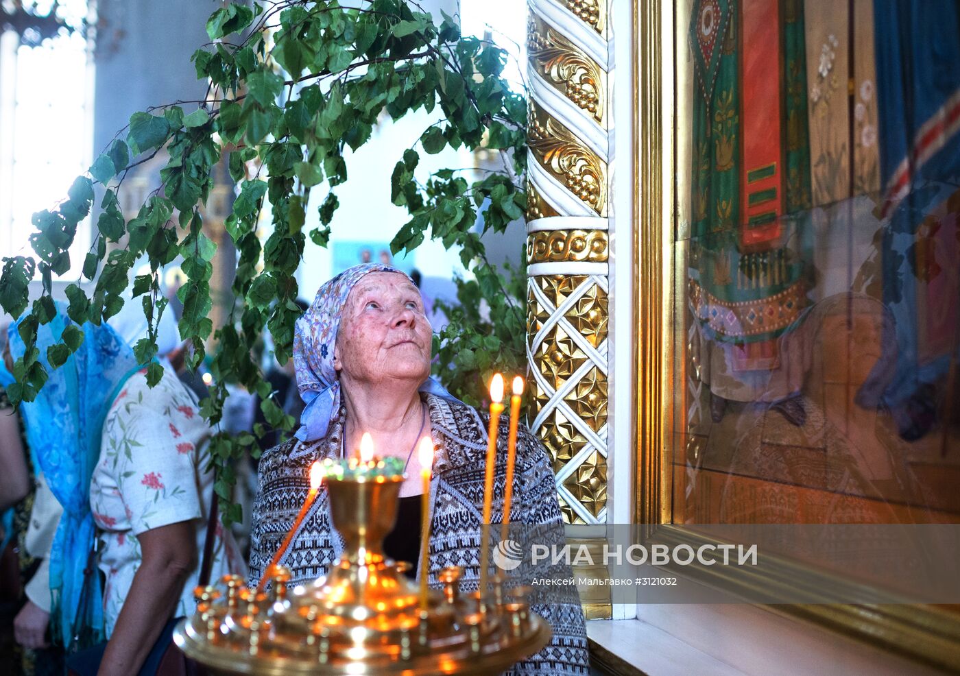 Празднование Троицы в городах России