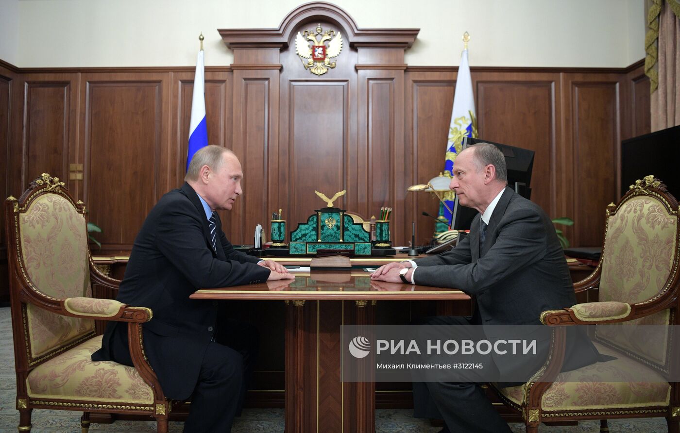 Президент РФ В. Путин встретился с главой Совбеза РФ Н. Патрушевым