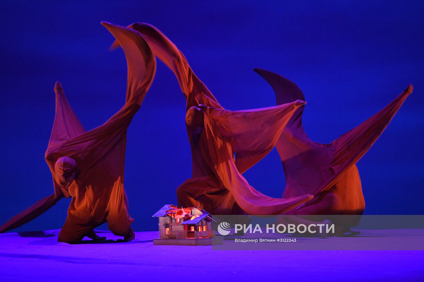 Спектакль "Внутренние пейзажи" в рамках театрального фестиваля им. А. П. Чехова