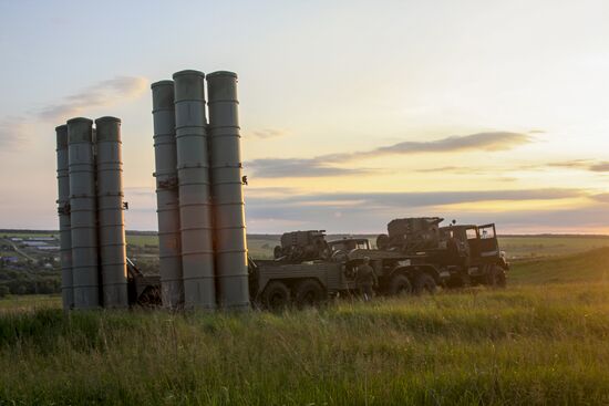 Учения войск ПВО с участием дивизиона ЗРК С-300 "Фаворит"