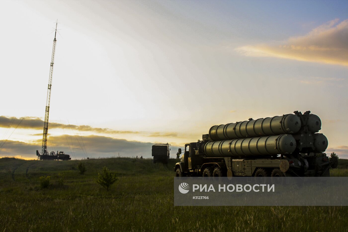 Учения войск ПВО с участием дивизиона ЗРК С-300 "Фаворит"