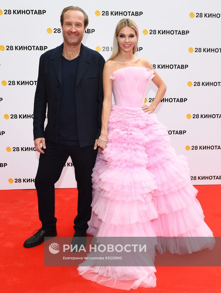 Открытие 28-го Открытого Российского кинофестиваля "Кинотавр"