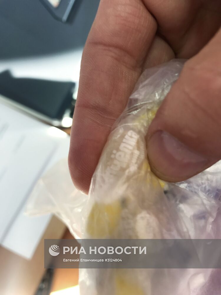 СК обнаружил наркотики в проданных детям конфетах "Пчелка" в Чите