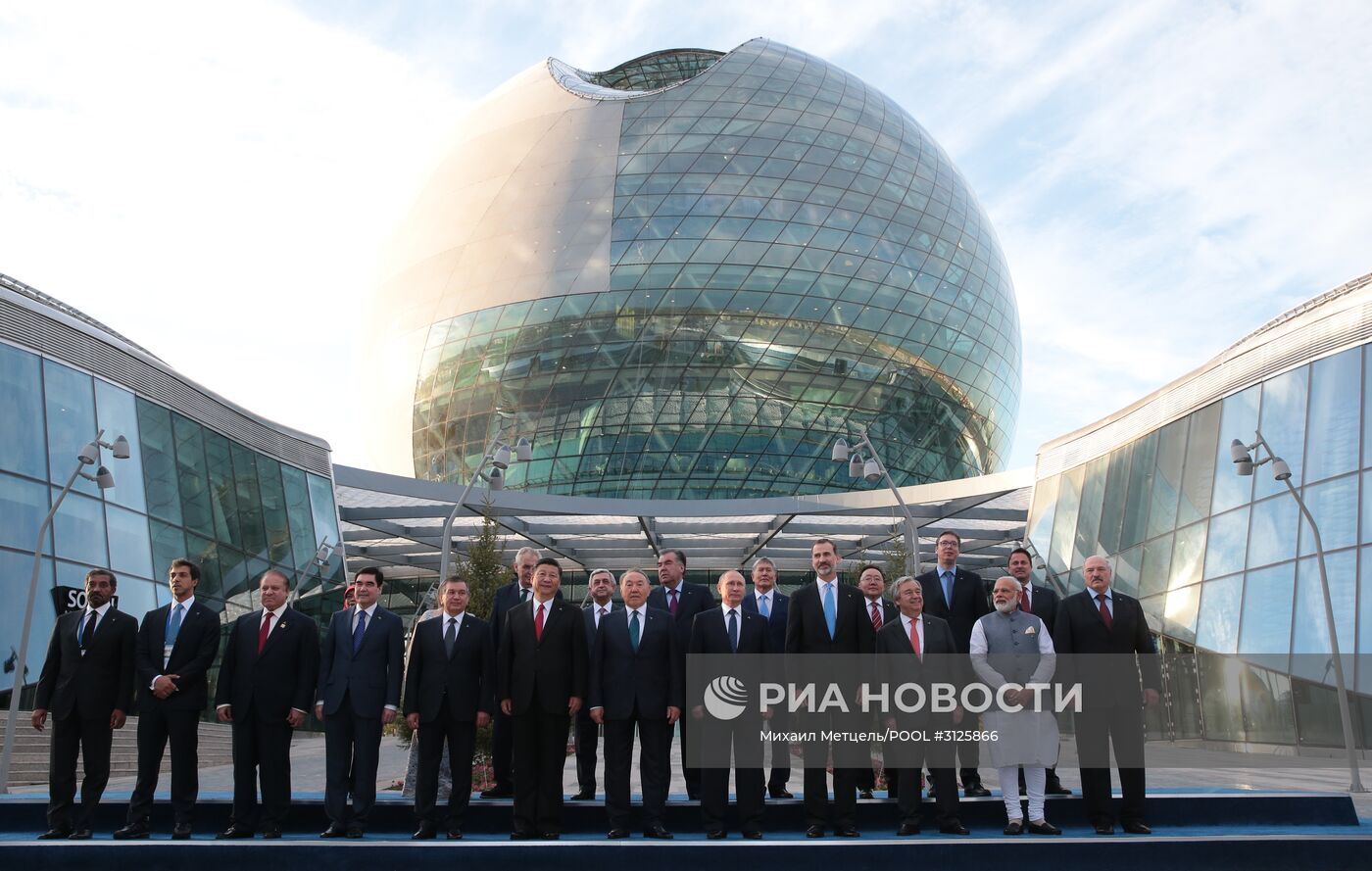 Рабочий визит президента РФ В. Путина в Казахстан. День второй