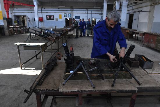 Завод по ремонту артиллерийских орудий, минометов и стрелкового вооружения в провинции Хама