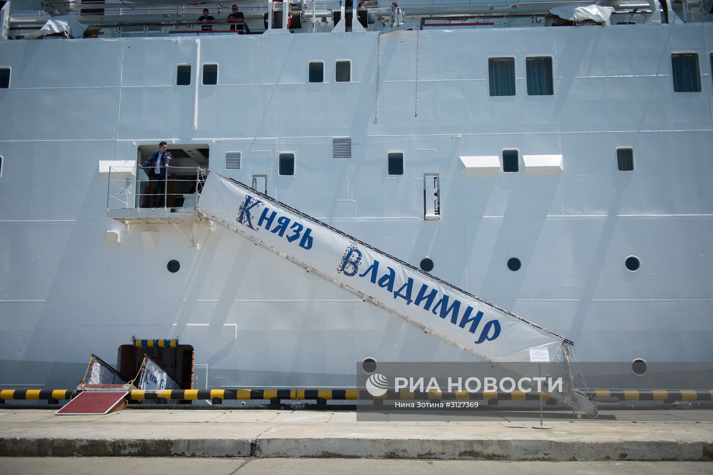 Первый пассажирский рейс круизного лайнера "Князь Владимир" в Сочи