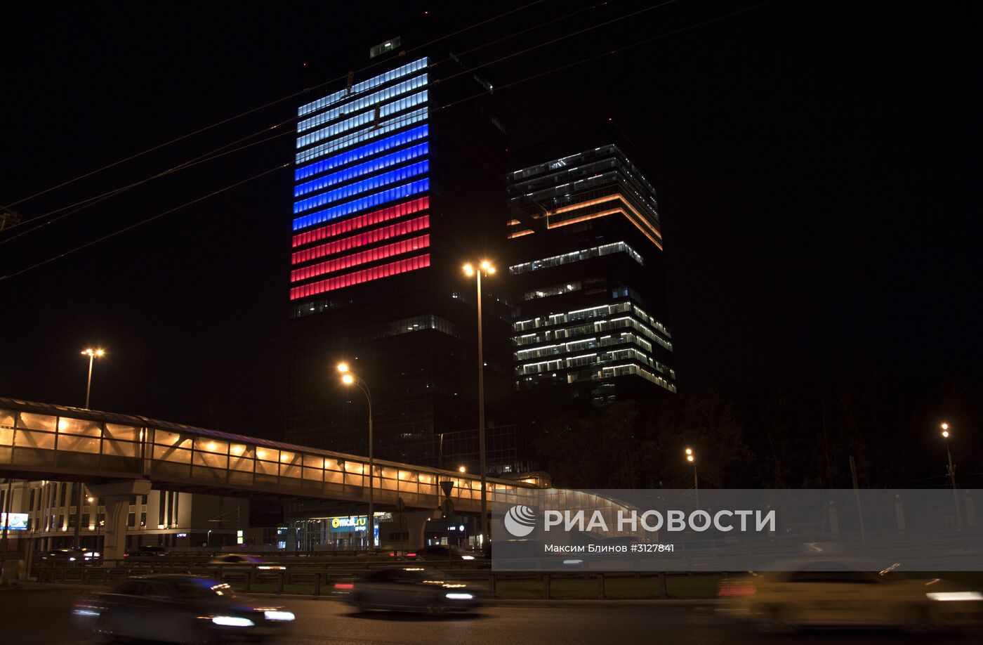 Подсветка здания Mail.ru в честь Дня России