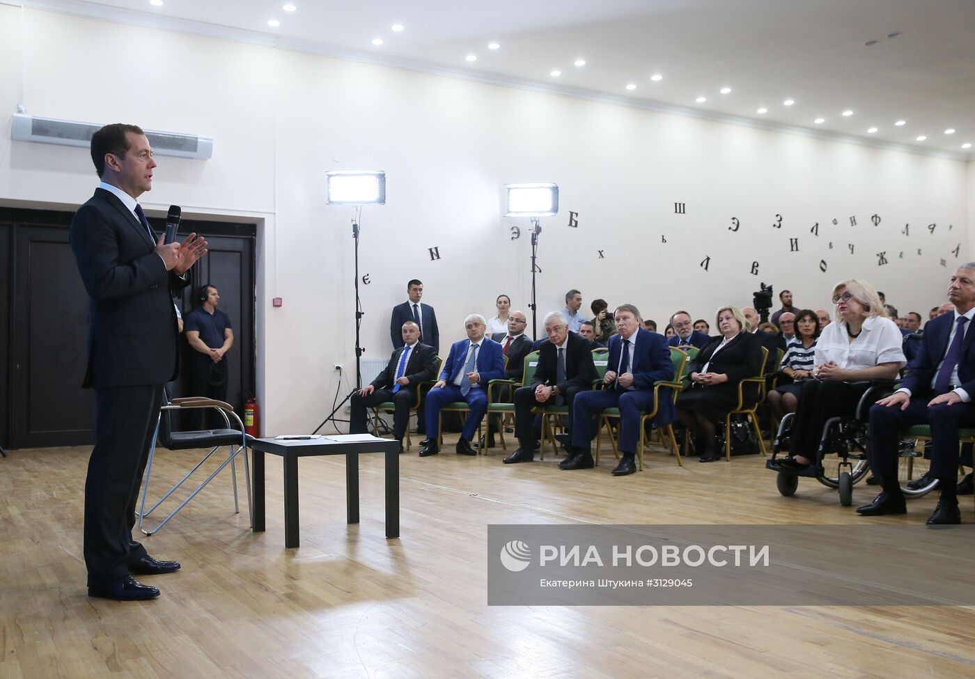 Рабочая поездка премьер-министра РФ Д. Медведева в СКФО