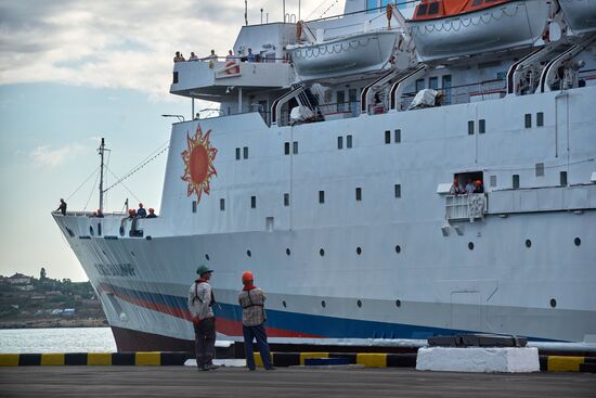 Прибытие круизного лайнера "Князь Владимир" в Севастополь