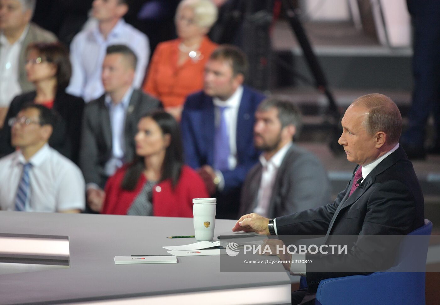 "Прямая линия" с президентом РФ В. Путиным