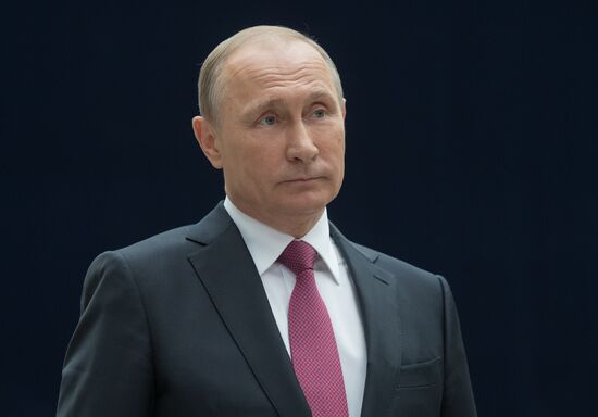 Президент РФ В. Путин ответил на вопросы журналистов